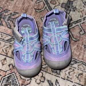 OshKosh B’Gosh Machine Washable Toddler Shoes (Size 6)